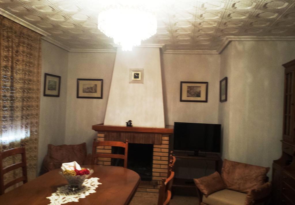 Hostal Rural Casa Castro Alberuela de la Liena Zimmer foto
