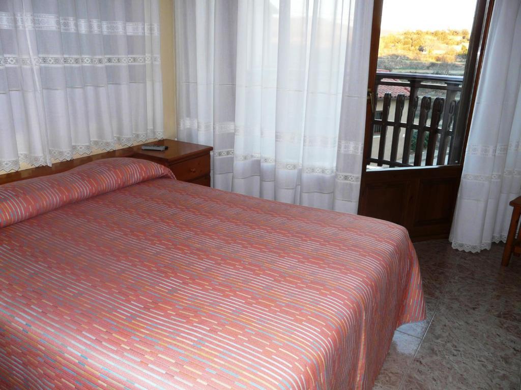 Hostal Rural Casa Castro Alberuela de la Liena Zimmer foto